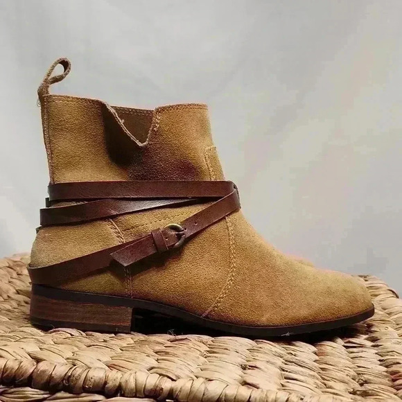 BC Suede Leather Booties - Picture 1 of 11